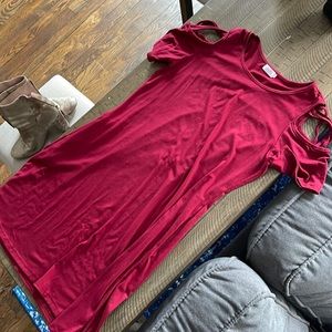 Latticed-shoulder red jersey dress with pockets